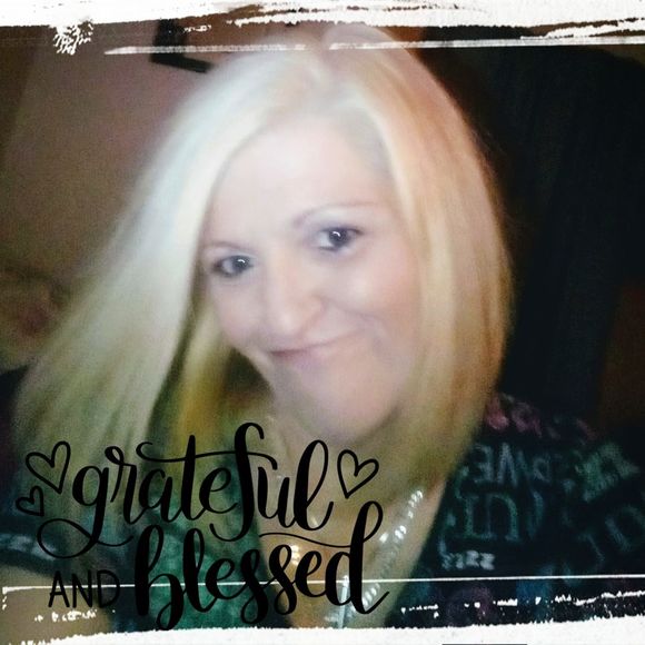 Meet your Posher, Melissa - Picture 1 of 1